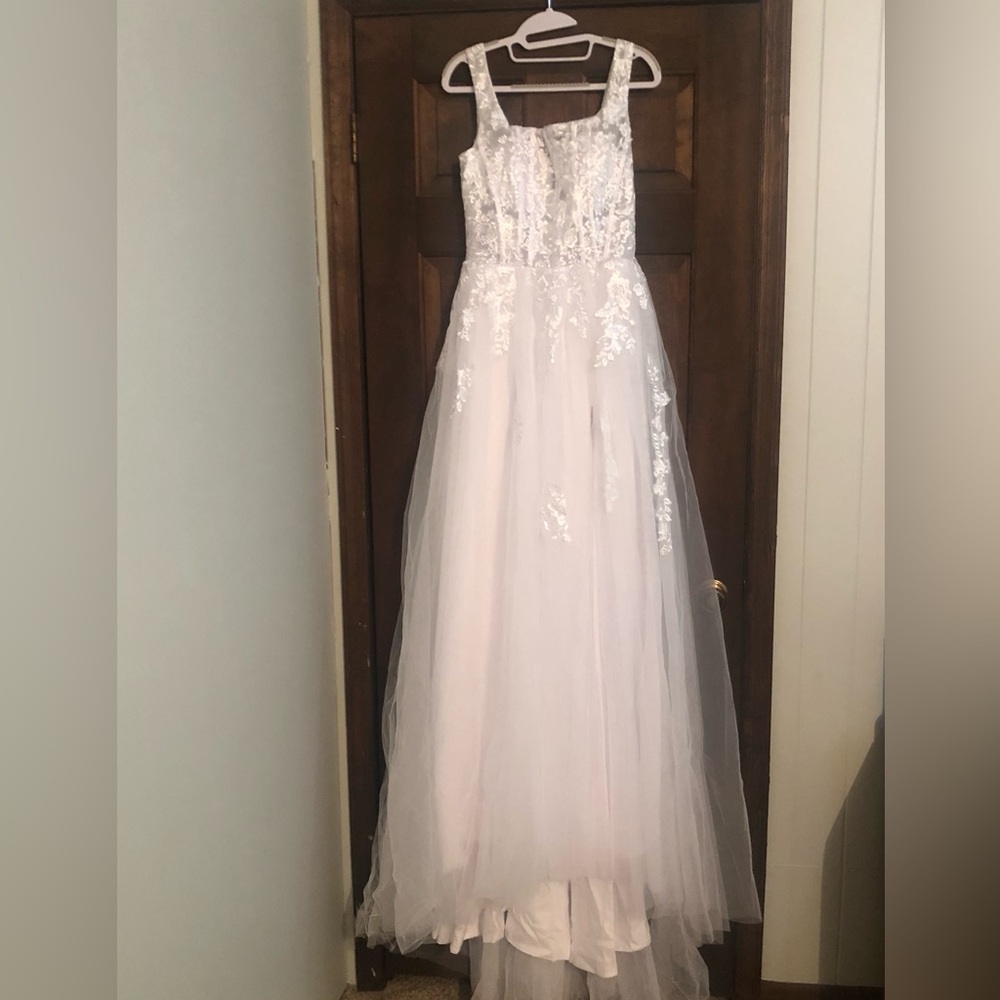NWOT SHEIN White Lace Bodice Tulle A-Line Square neckline Wedding Dress size S/6